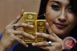 Emas Turun Jelang Laporan Ketenagakerjaan AS