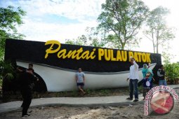 450 Relawan Bersihkan Sampah Lokasi Sail Selat Karimata