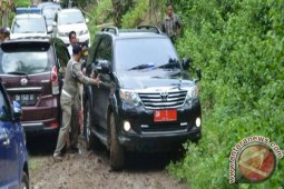 Gubernur Berharap 2017 Akses Jalan Pedesaan Dirampungkan
