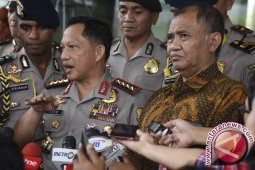 Presiden anugerahkan bintang Bhayangkara utama kepada Kapolri