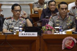 Presiden Anugerahkan Bintang Bhayangkara Utama ke Kapolri