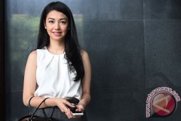 Cara Velove Vexia Atasi Rambut Kering Usai Diving