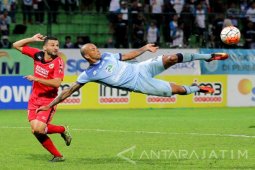 Persela Imbangi Semen Padang