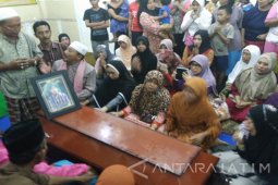 Jenazah korban Pembunuhan Dimas Kanjeng dipulangkan ke Situbondo