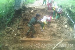 Hujan Deras Sebabkan Jembatan Putus di Pamekasan