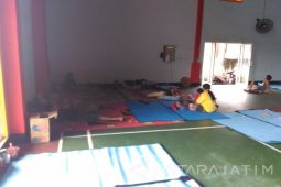 Puluhan Keluarga Mengungsi Di Gedung Serbaguna Bungurasih
