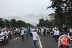 Massa Ormas Bergerak Tinggalkan Balai Kota DKI