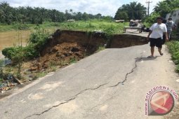 Jalan Pinggiran Sungai Bilah Terputus