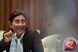 Menteri Susi imbau beli mutiara asli Indonesia