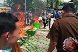 Kejari Kotabaru Musnahkan 237.253 Butir Obat-obatan