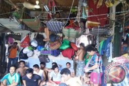 Ratusan Narapidana Lapas Kotabaru Terpaksa Tidur Bergelantungan
