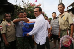 Wali Kota  Lhokseumawe bantu prajurit TNI korban kebakaran