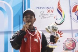 Azwar Saputra Raih Emas Pertama Peparnas 2016