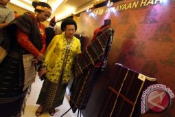 PERAYAAN HARI ULOS