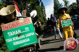 Buang Sampah Sembarangan di Puncak Harus Siap Didenda Rp50 Juta