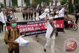 AKSI DAMAI HTI TUNTUT AHOK DIPROSES