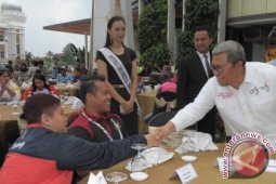 Aher Menjamu Atlet Peparnas dengan Kopi Jabar