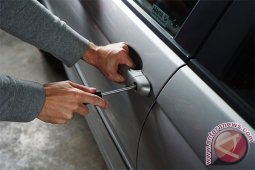 Polisi Buru Perampas Mobil Rental Online
