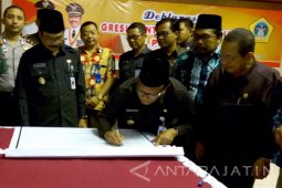 Jajaran Pemkab Gresik Deklarasi Antipungli