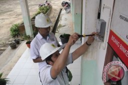PLN Berikan Kado Spesial Kepada SMPN 2 Simpang Katis