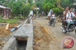Desa Bandar Jawa Simalungun Bangun Parit Pasangan