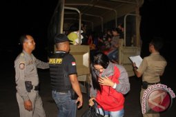 Wali Kota Antarkan PSK Pulang Kampung