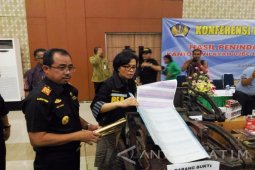 Menkeu Dorong BC Tindak Pembuat Cukai Palsu