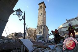 Gempa robohkan bangunan dan gereja bersejarah di Italia Tengah