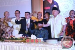 Gubernur: Beri Kontribusi dengan Karya Nyata