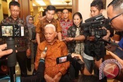 Gubernur Minta Jangan Ada PHK karena UMP Naik