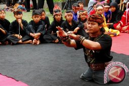 Pencak silat pertama dipentaskan di gedung UNESCO
