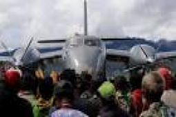   Pesawat Caribou ditemukan hancur tabrak gunung