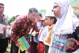 Baznas Jambi salurkan bantuan pendidikan Rp823 juta