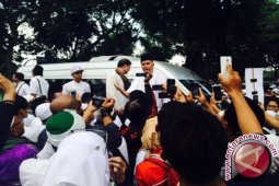 Ahmad Dhani Laporkan Akun Facebook Indra Than