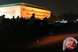 Polri: Massa Mengarah ke DPR Untuk Menginap