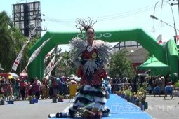 Situbondo Gelar "Fashion show" dari Bahan Bekas (Video)