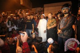 Kapolda Kalbar Turun Langsung Bubarkan Massa