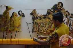 Ada Wayang Kulit Dalang Bule Di London