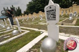 Mereka mengadu kepada pahlawan