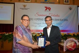 Menkop Dorong Evaluasi Peraturan Terkait BUMDes