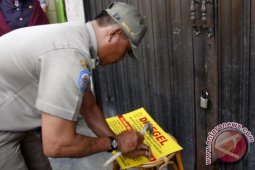 Tim terpadu segel dua karaoke di Jambi