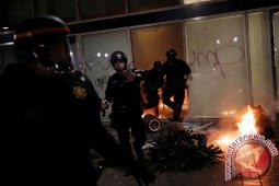 Sejumlah Orang Masih Unjuk Rasa di Dekat "Trump Tower"