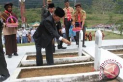 Bupati Tapsel Irup Hari Pahlawan