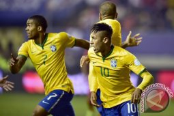 Brazil Permalukan Argentina