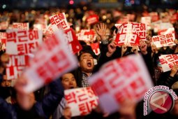 Puluhan Ribu Demonstran Tuntut Pengunduran Diri Presiden Korsel