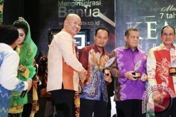 TERIMA PENGHARGAAN TAYANGAN PRIMADONA WISATA