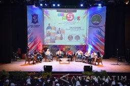 Lima Pelajar Surabaya Berprestasi Tularkan Pengalamannya