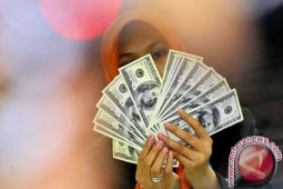 Dolar AS Turun Meski Data Ekonomi Positif