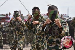 Korps Marinir TNI AL peringati HUT ke-71 bersama rakyat