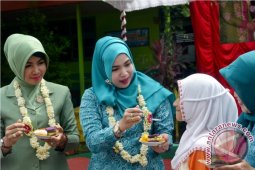 GEMAR MAKAN IKAN